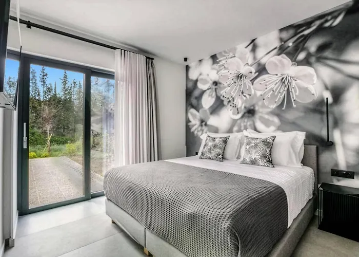 Earth By Villa Lygia (Lefkada)